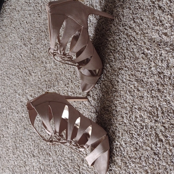 Madden Girl hills - Picture 3 of 5